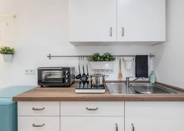 Apartament Charming Close To Heart Of *